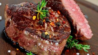 Ni leche ni vinagre: el sencillo truco de un chef para que hasta la carne más barata parezca solomillo