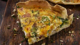 En 15 minutos y sin ensuciar: la cena proteica de picoteo que preparo para aprovechar las sobras de la nevera