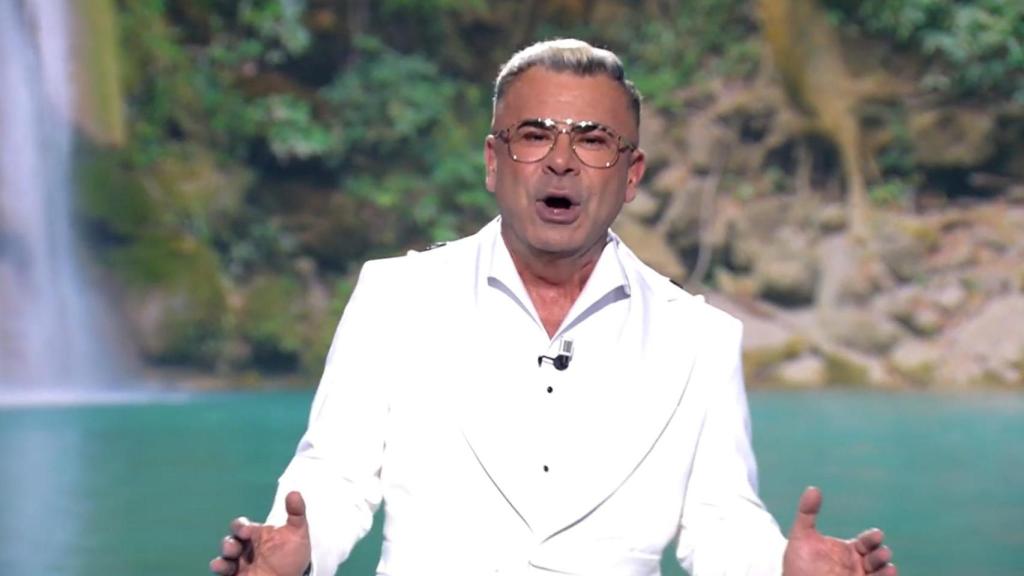 Jorge Javier Vázquez al comienzo de la gala de 'Supervivientes 2025'.