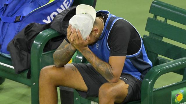 Nick Kyrgios llora desconsolado tras tener que retirarse en Indian Wells 2025