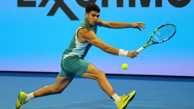 Carlos Alcaraz en el partido contra Lehecka en Doha.