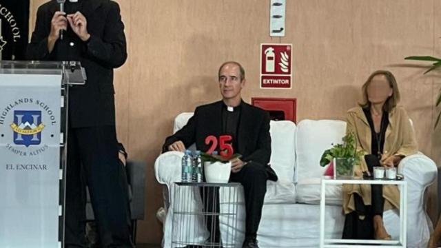 Marcelino de Andrés, el cura arrestado por el presunto abuso a una menor alumna del colegio Highlands School El Encinar.