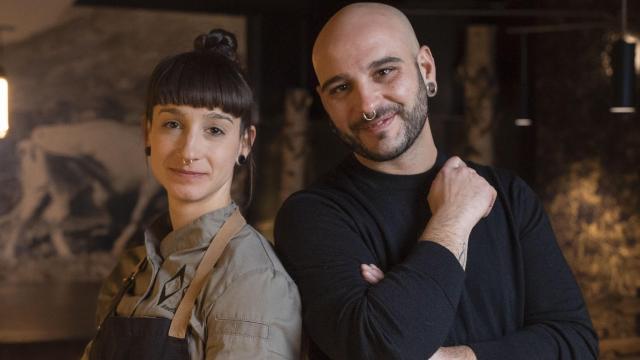 Iris y Bruno Jordán, los dos hermanos al frente del restaurante Ansils, en el valle de Benasque.