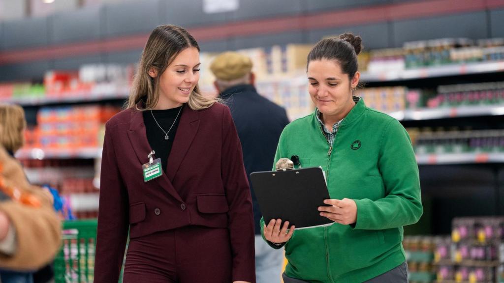 Dos trabajadoras de Mercadona.