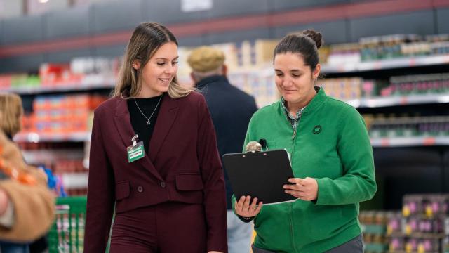 Dos trabajadoras de Mercadona.