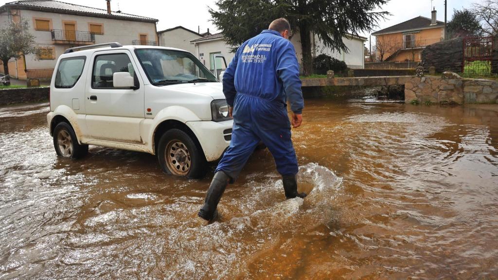 Crecida del Río Mayas en Robleda(Salamanca)