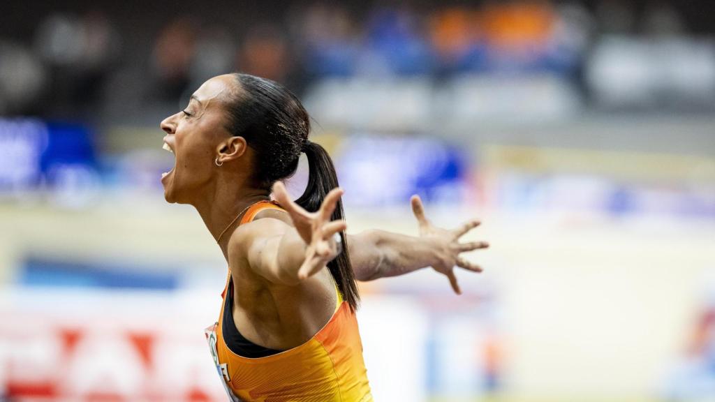 Ana Peleteiro celebra durante la final de triple salto en el Europeo indoor en Apeldoorn