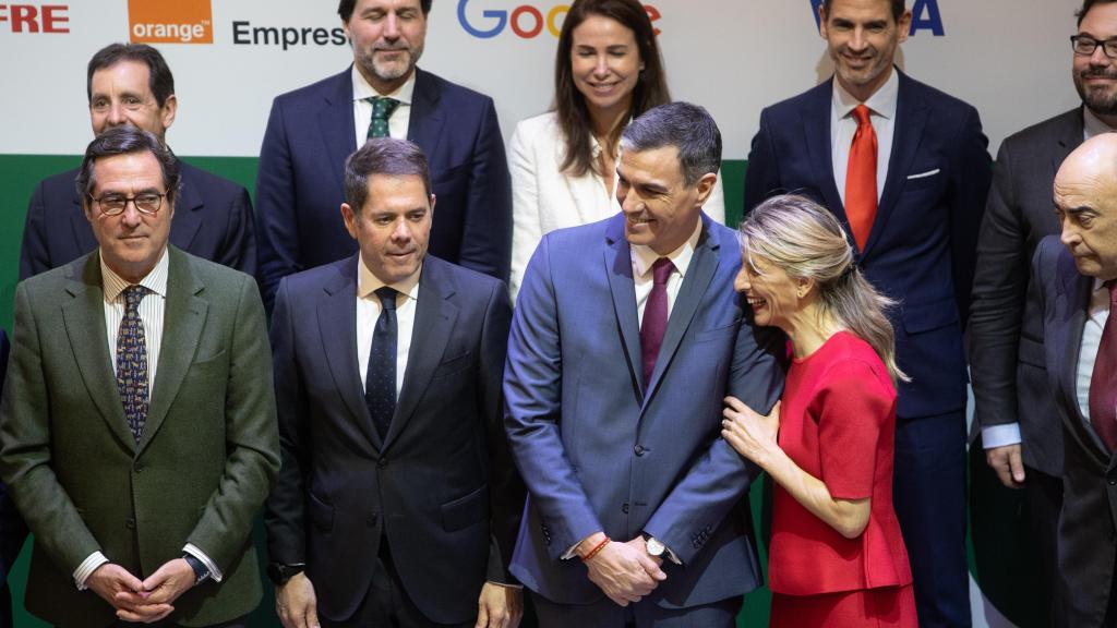 Antonio Garamendi, Gerardo Cuerva, Pedro Sánchez y Yolanda Díaz, en los Premios de Cepyme.
