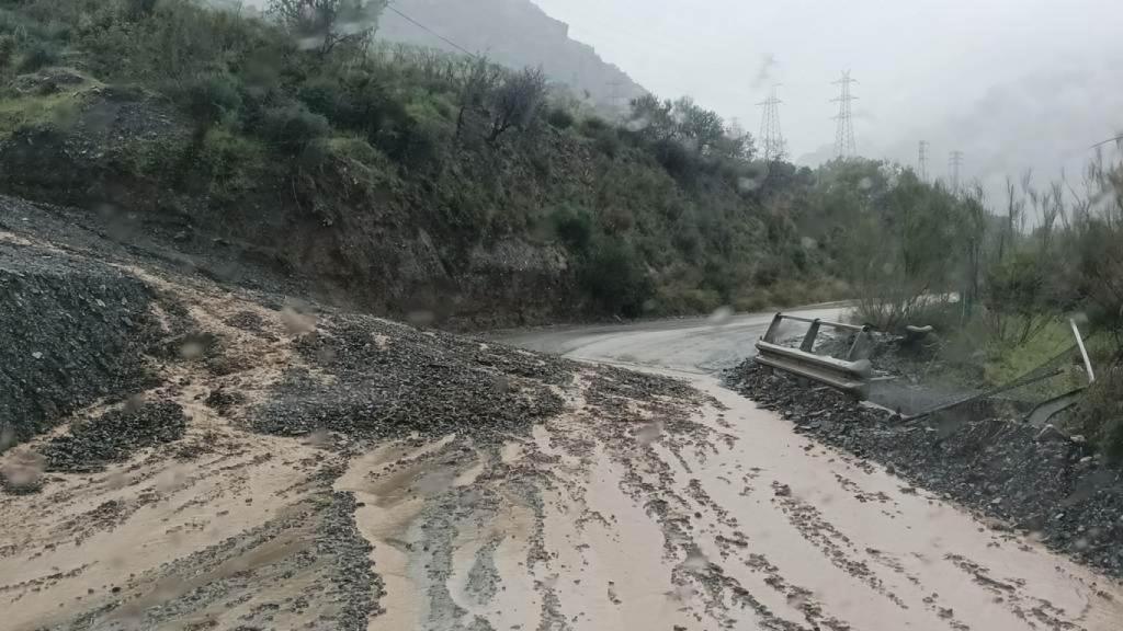 La carretera de El Chorro afectada por las lluvias.