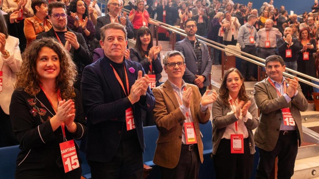 El secretario general del PSdeG, José Ramón Gómez Besteiro, el ministro de la Presidencia, Félix Bolaños, la alcaldesa de A Coruña, Inés Rey, y el delegado del Gobierno en Galicia, Pedro Blanco, durante el XV Congreso del PSdeG