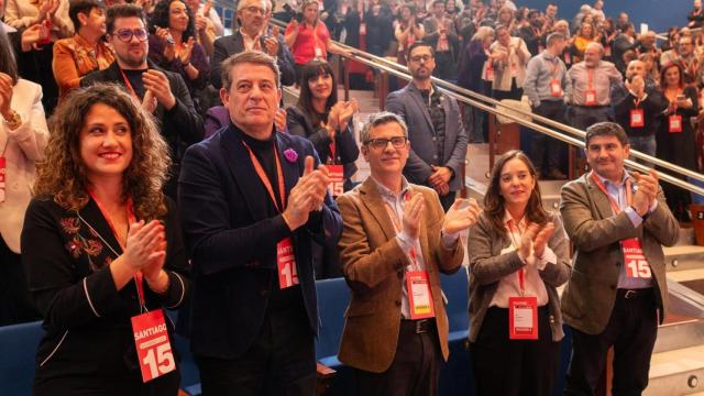 El secretario general del PSdeG, José Ramón Gómez Besteiro, el ministro de la Presidencia, Félix Bolaños, la alcaldesa de A Coruña, Inés Rey, y el delegado del Gobierno en Galicia, Pedro Blanco, durante el XV Congreso del PSdeG