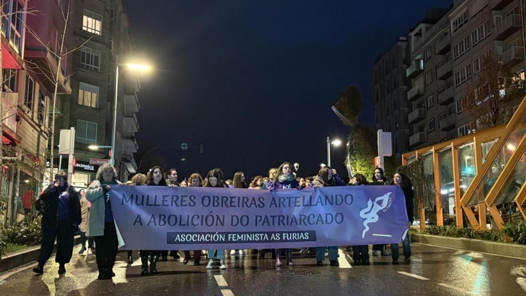 Vigo desafía al mal tiempo para luchar contra el patriarcado