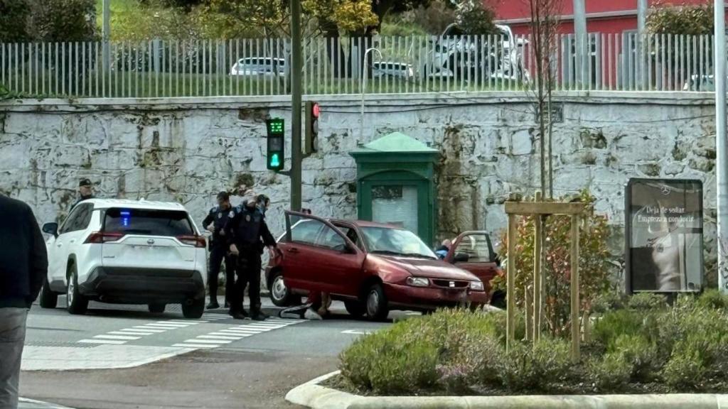 La Policía detiene en A Coruña a un vehículo después de una persecución de película