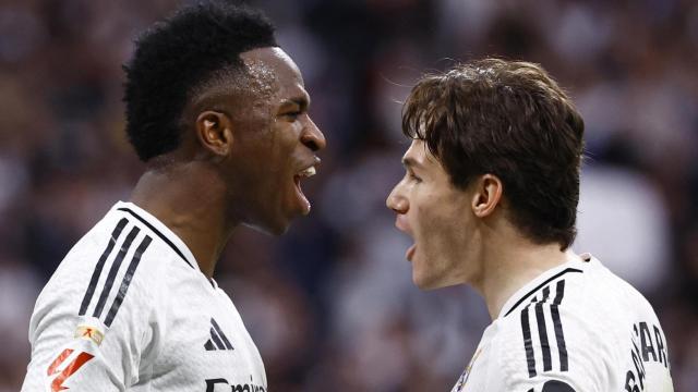 Vinicius y Fran García celebra el gol del brasileño al Rayo Vallecano