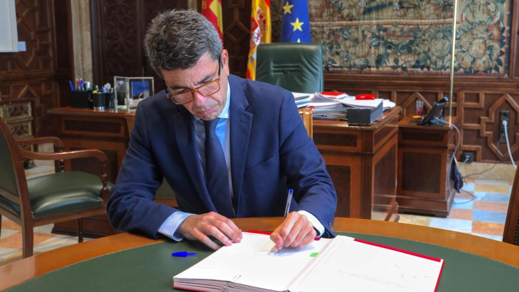 Carlos Mazón en su despacho en el Palau de la Generalitat.
