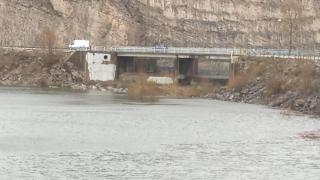 El desembalse del Alcorlo obliga a desalojar a 50 personas en un pueblo de Guadalajara