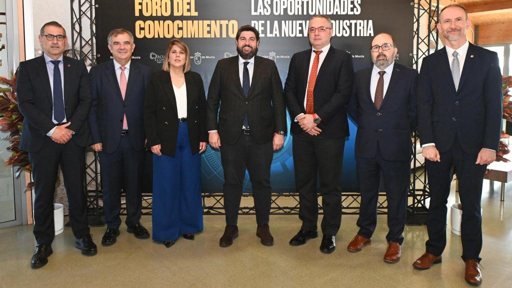 El acto de inauguración del 'Foro del Conocimiento' en la Universidad Politécnica de Cartagena.