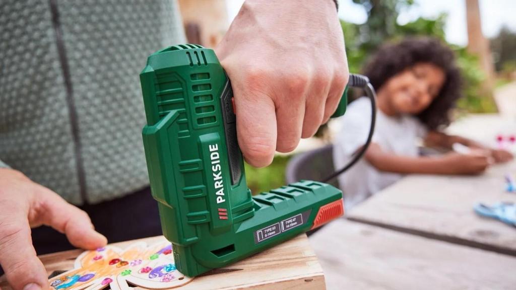 Grapadora y clavadora de Lidl.