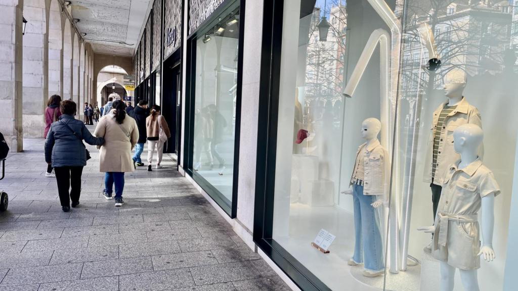 La ley permite al Gobierno de Aragón fijar hasta diez días de apertura comercial, más otros dos al Ayuntamiento de Zaragoza