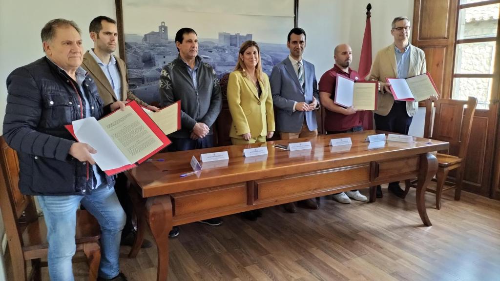 Acto de la firma del protocolo de adhesión al Programa Rehabitare en Montealegre de Campos