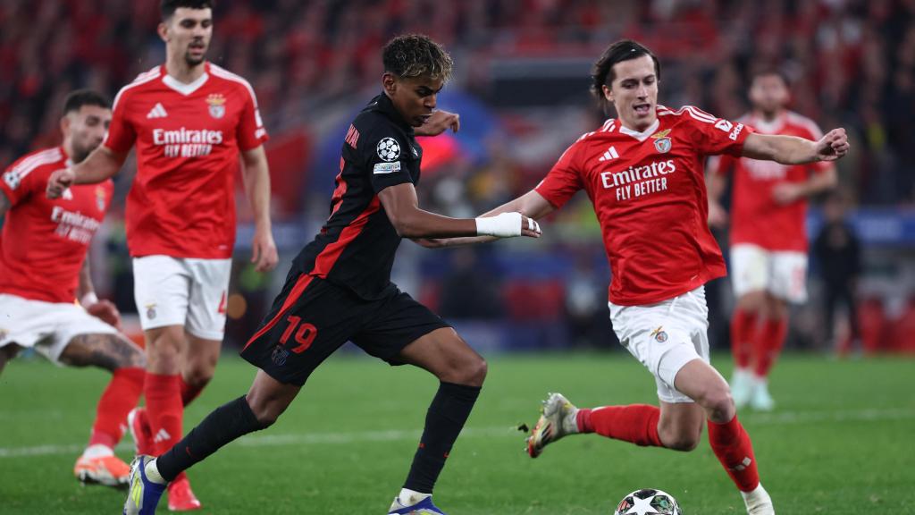 Lamine Yamal en el partido de ida ante el Benfica en los octavos de final de la Champions.