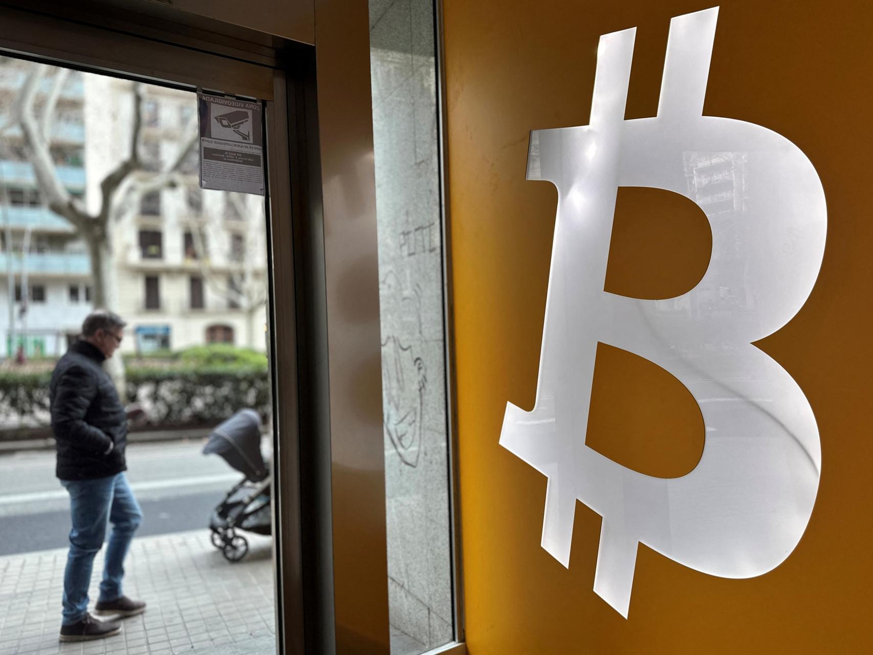 CaixaBank, Kutxabank y Renta 4 lanzarán próximamente servicios de  criptoactivos tras hacerlo BBVA