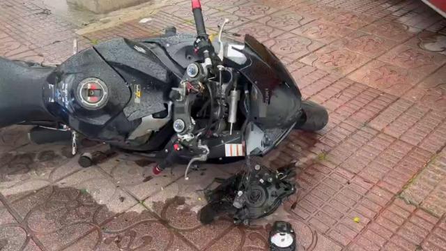 Estado de la moto tras el accidente.