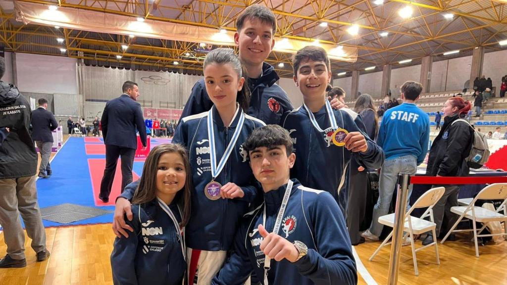 Dos vecinos de A Baña logran medallas en el Campeonato Gallego de Kárate.