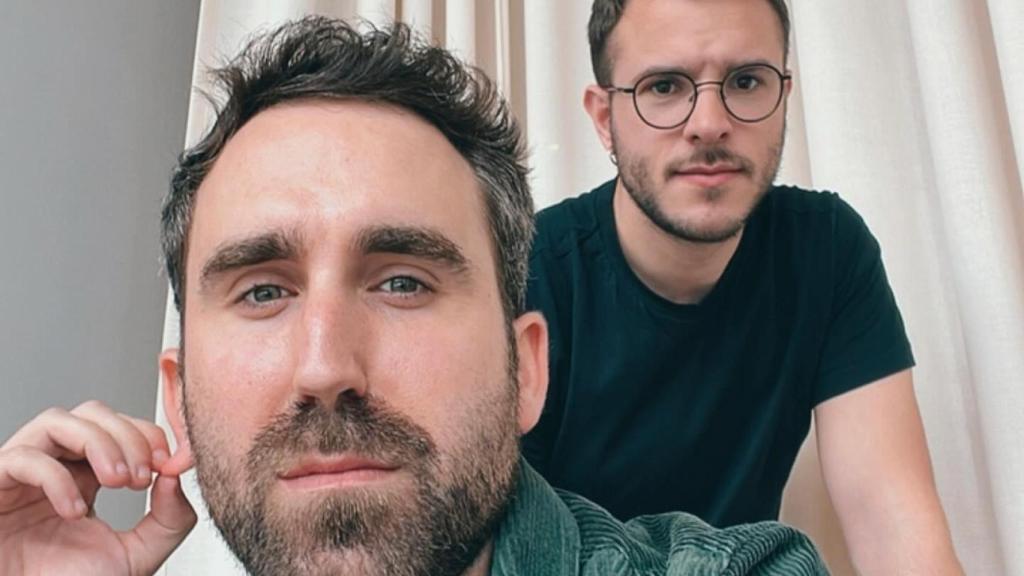 Aitor Albizua junto a su pareja, Mikel, en una imagen de sus redes sociales.