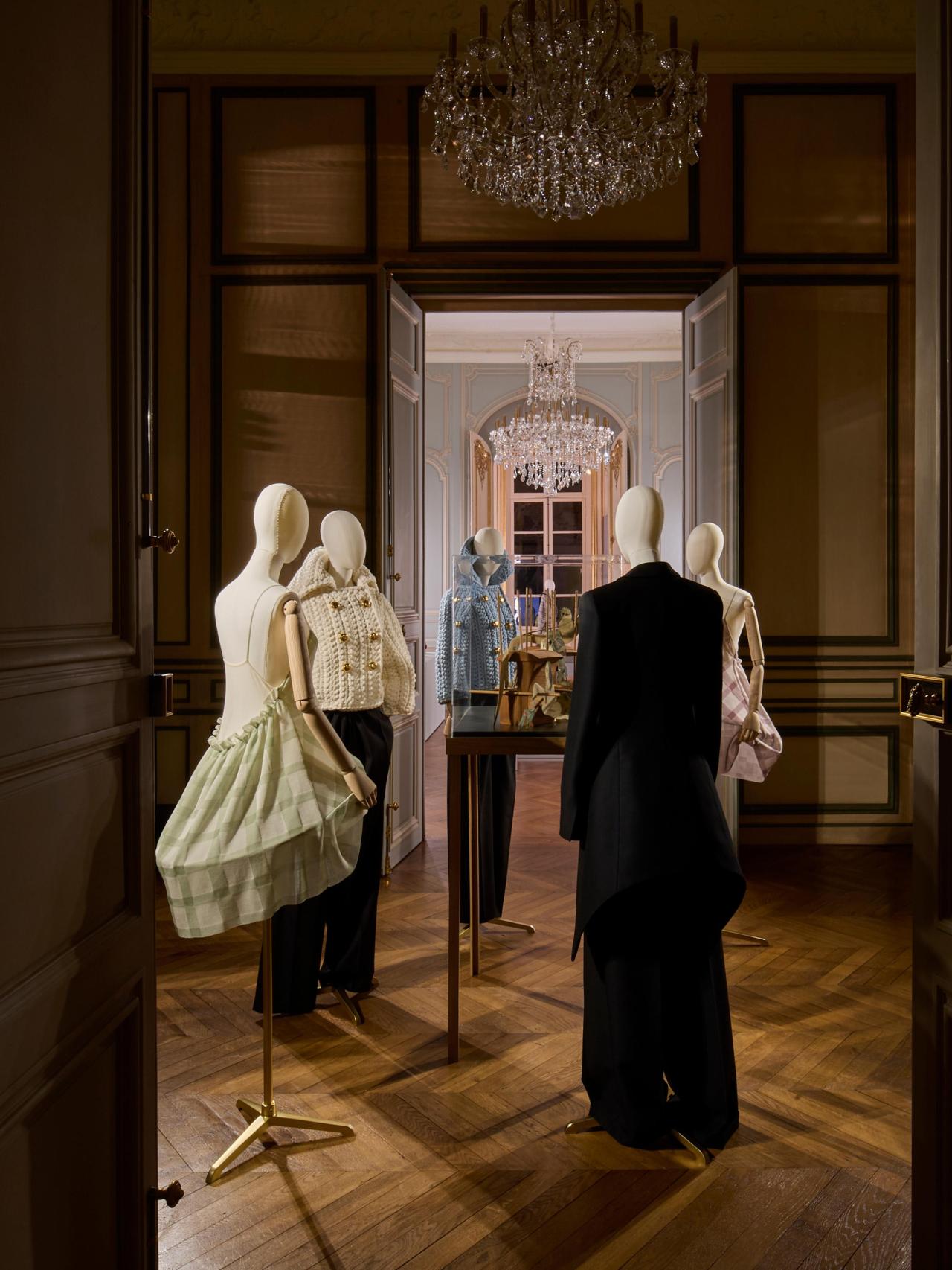 Detalles de siluetas de la colección de LOEWE.