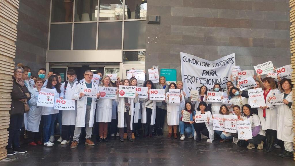 Concentración en el centro de salud San José, en Zaragoza