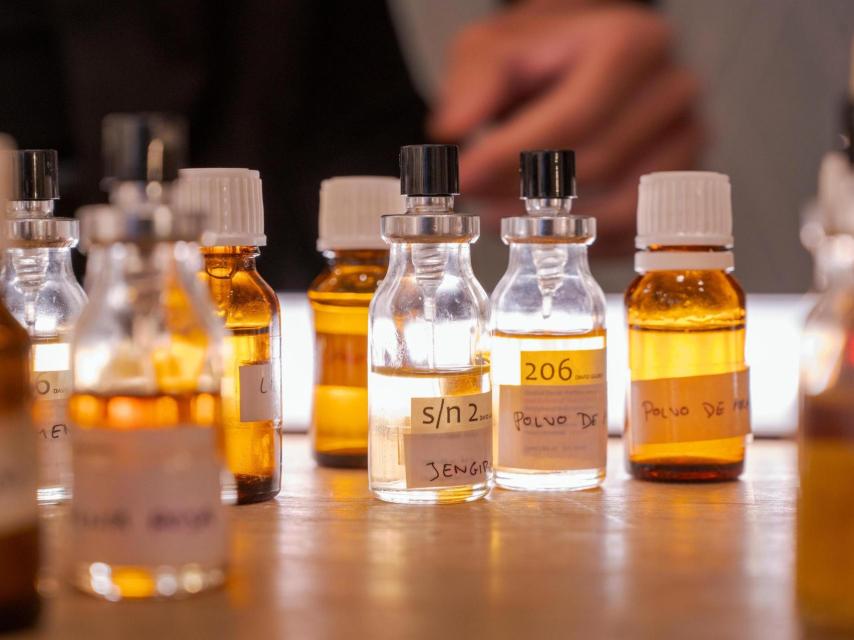 Detalle de los frascos en el espacio Amusko.