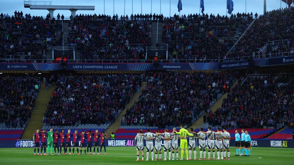 Minuto de silencio en memoria de Carles Miñarro.