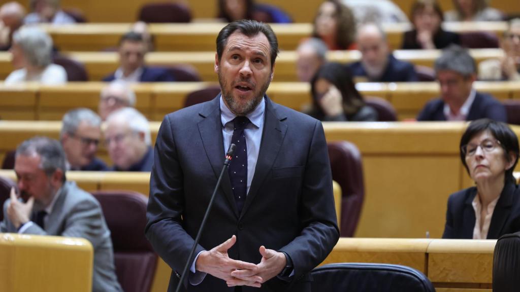 El ministro de Transportes y Movilidad Sostenible, Óscar Puente, este martes en el Senado.