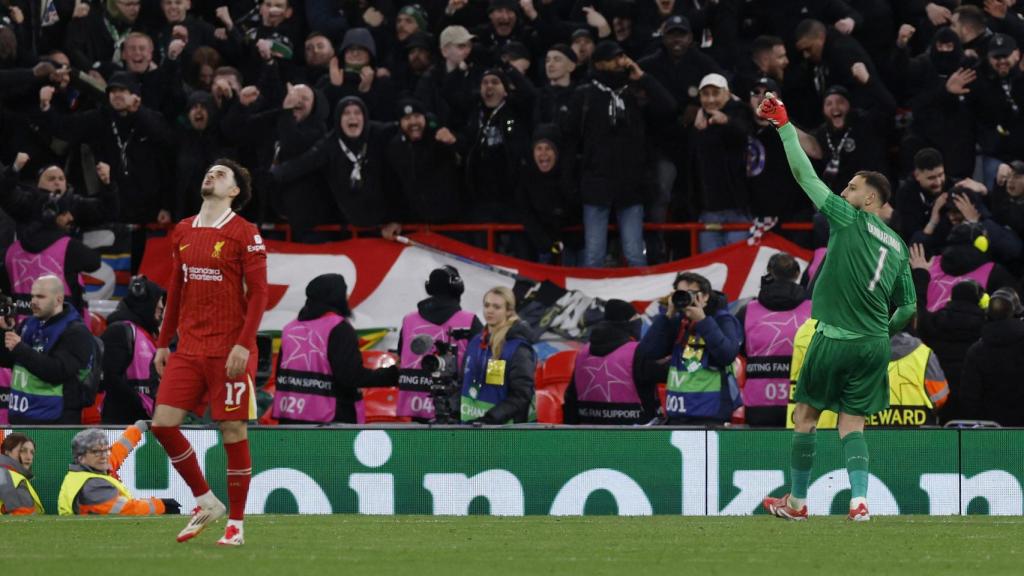 Donnarumma celebra una parada en la tanda de penaltis ante el Liverpool.