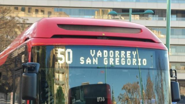 Un autobús de la línea 50 de Zaragoza.