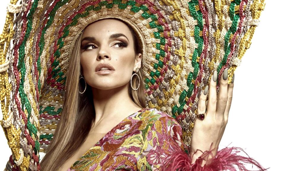 Melody, toda una diva poderosa en su posado para Eurovisión 2025: las fotos en las que recuerda a Cher o Céline Dion