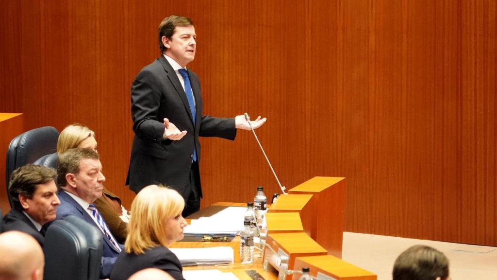Alfonso Fernández Mañueco en el Pleno de las Cortes de Castilla y León
