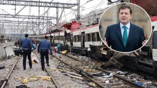Imagen de uno de los trenes afectados por el atentado del 11M y el presidente de la Junta, Alfonso Fernández Mañueco, en un montaje de EL ESPAÑOL
