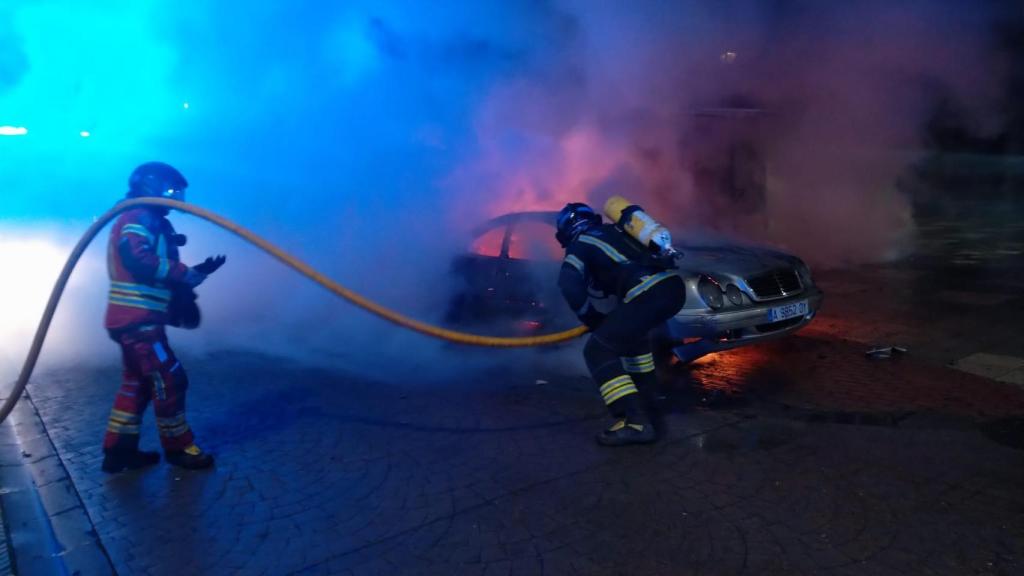Imagen de uno de los incendios registrados esta madrugada en la provincia de León