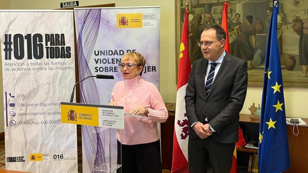 El subdelegado del Gobierno en Zamora, Ángel Blanco, y la jefa de la Unidad de Violencia sobre la Mujer, Marisa Manso