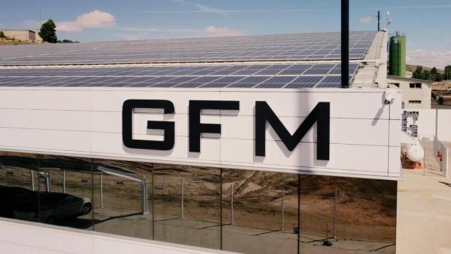 Fachada de la empresa Generaciones Fotovoltaicas de La Mancha en Villacañas (Toledo).