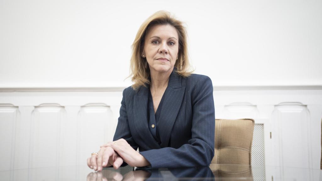 María Dolores de Cospedal, fotografiada en su despacho, con motivo de la entrevista.