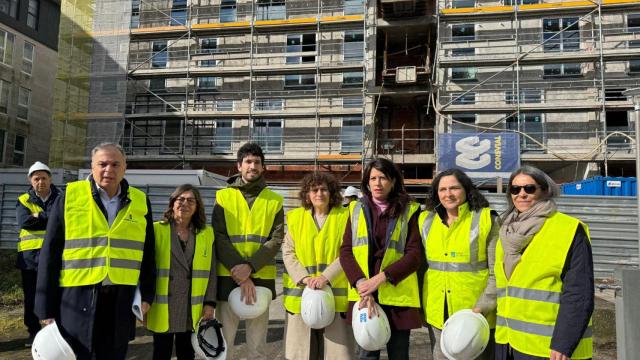 La conselleira de Vivenda y la alcaldesa de Santiago, en una imagen de archivo.