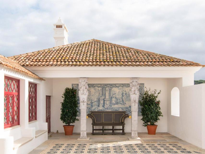 Los famosos azulejos azules portugueses en Hotel Vermelho.