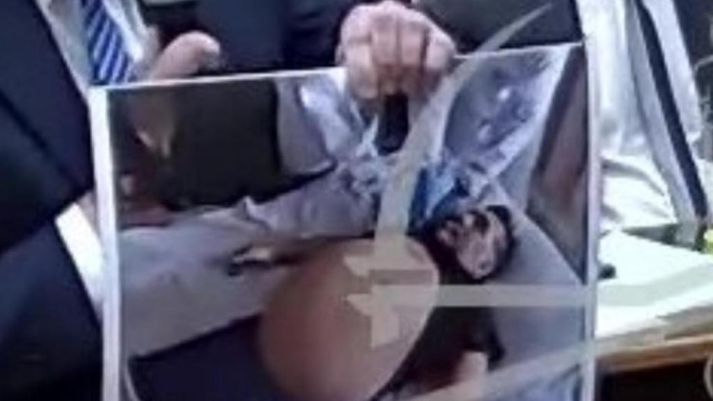 La foto inédita de Maradona en su lecho de muerte mostrada en el juicio