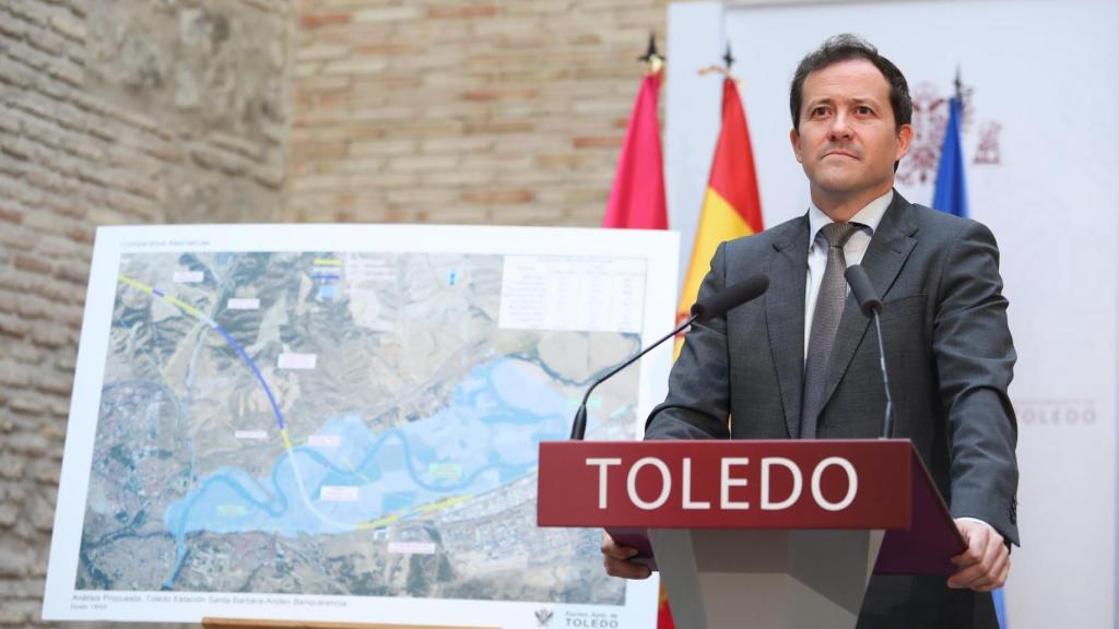 Carlos Velázquez, alcalde de Toledo, este miércoles en rueda de prensa.