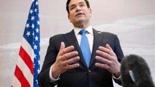 Marco Rubio, este miércoles, ante la prensa desplazada a Arabia Saudí.