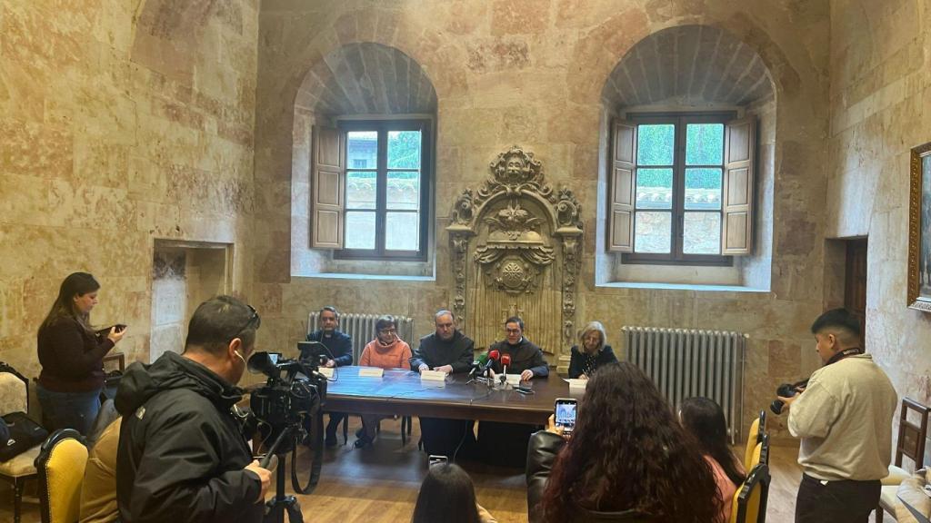 Presentacion de los actos para la veneración del cuerpo de Santa Teresa en Alba de Tormes
