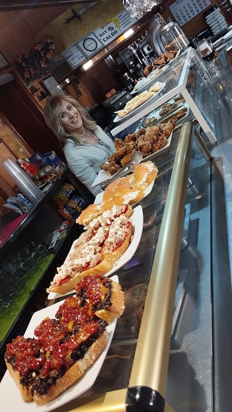 La barra del Bar Chus en Fresno el Viejo